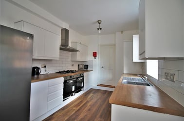 Sunbury Avenue, Jesmond, Newcastle - Image 2